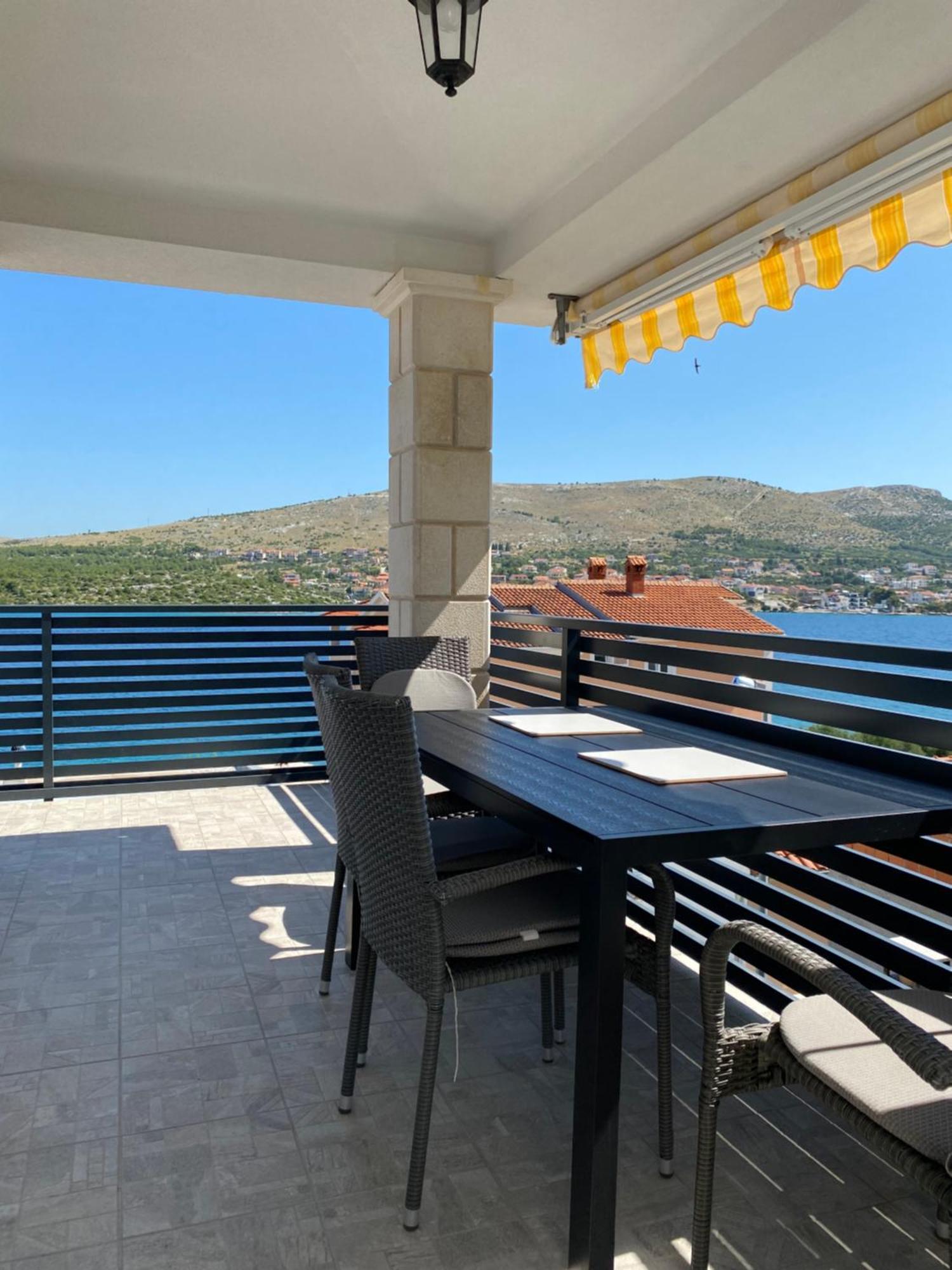 Sparadici Grebaštica Buitenkant foto