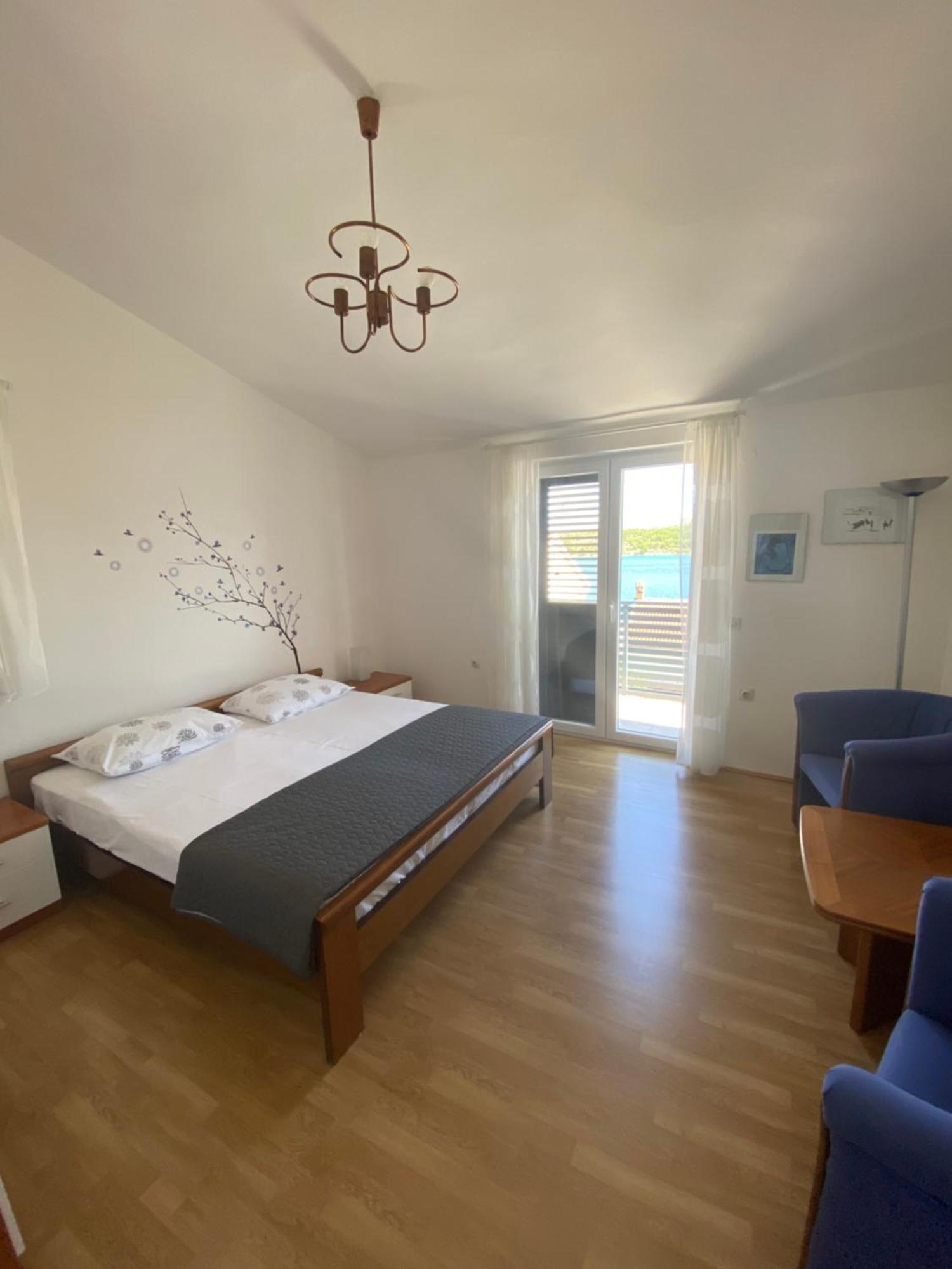 Sparadici Grebaštica Buitenkant foto